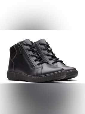 Clarks Caroline Park Women's Leather Bllack Ankle Boots NEW size 8